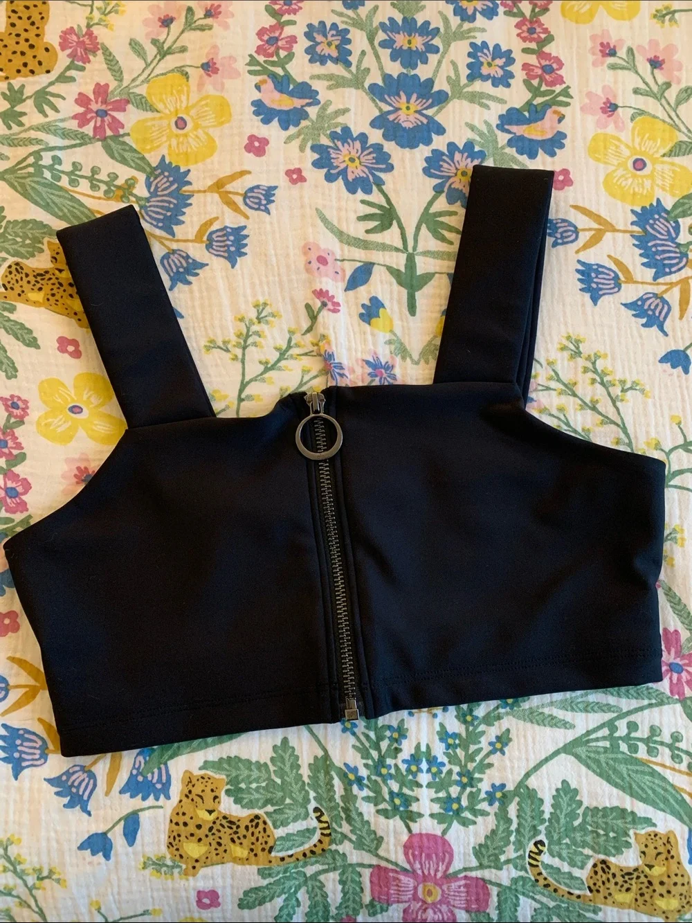 ALO Yoga Black Zip-Front Structured Crop Top with Wide Straps